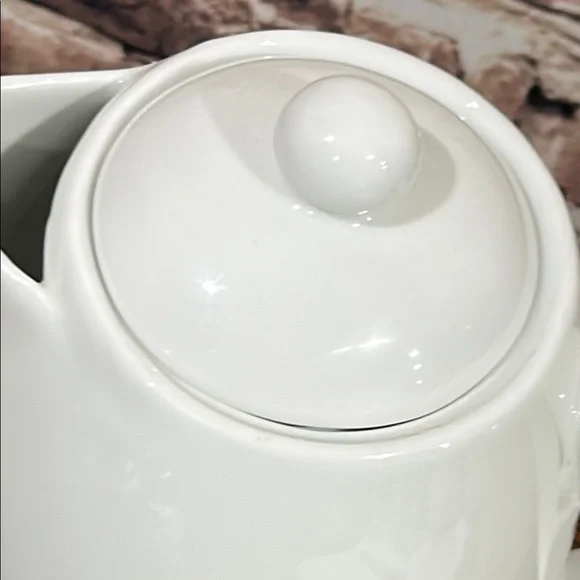 Starbucks ceramic coffee/tea pot 2015 White Ceramic Pitcher - Picture 4 of 10